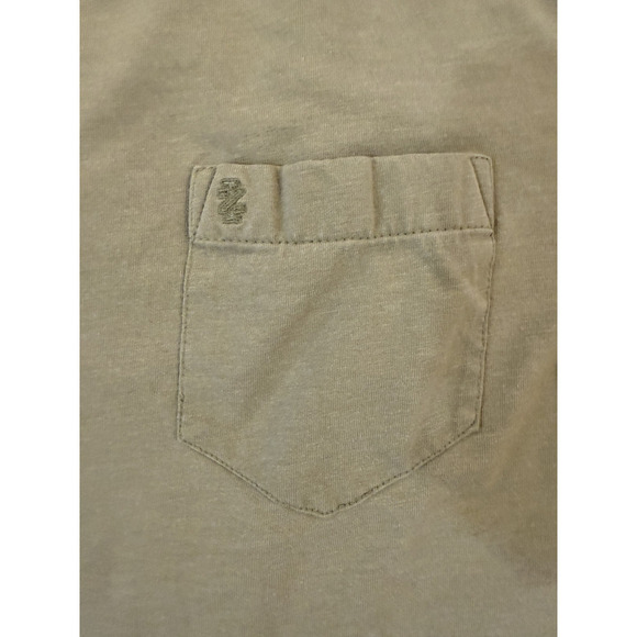 Izod Shirt Mens Medium Army Green Chest Pocket Casual Short Sleeve Crewneck Tee - Picture 2 of 7